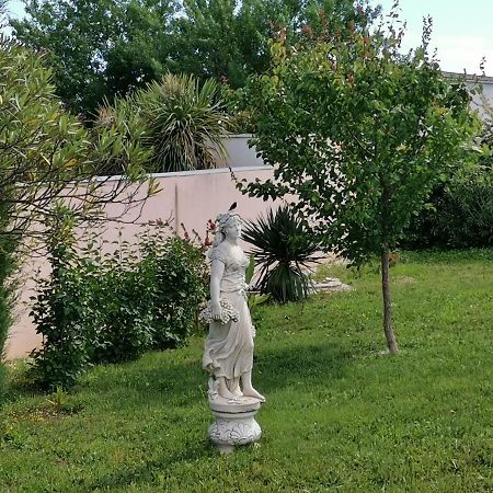 Les Cigalous Bed & Breakfast Restinclieres Екстериор снимка