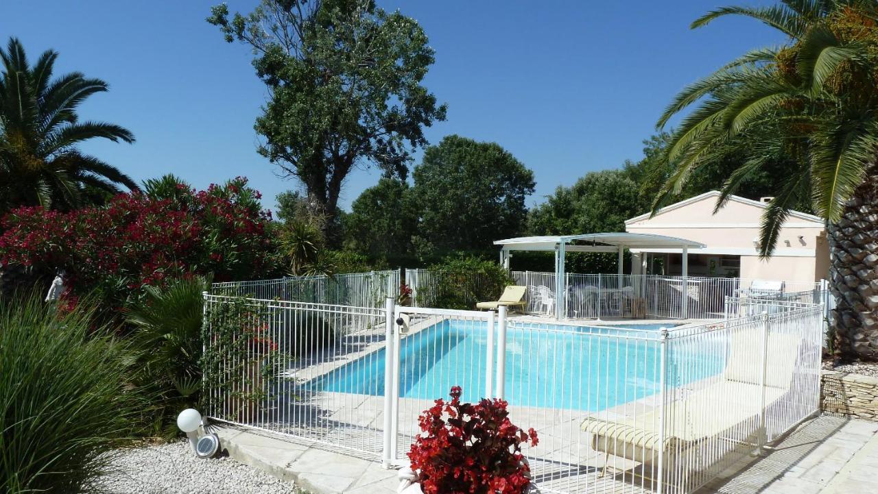 Les Cigalous Bed & Breakfast Restinclieres Екстериор снимка