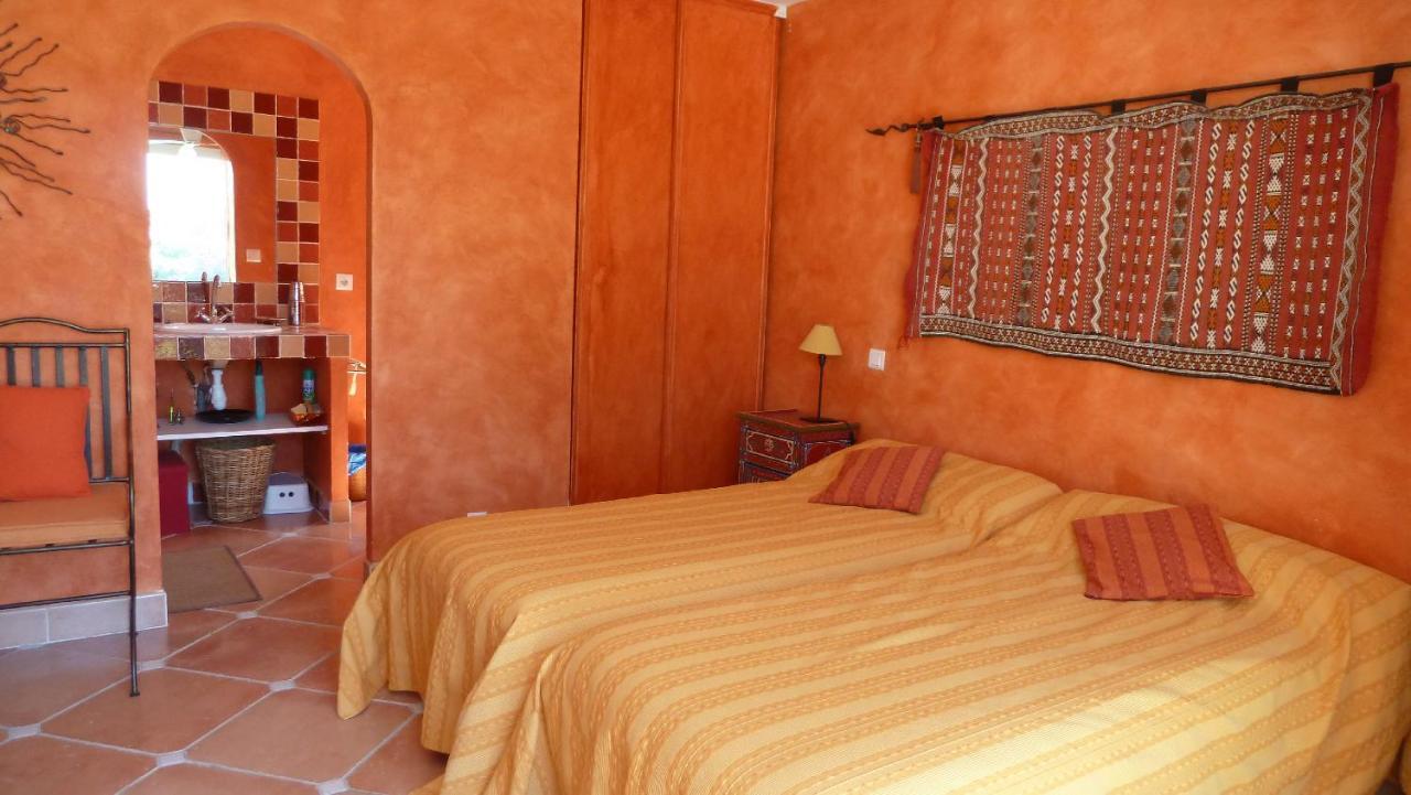 Les Cigalous Bed & Breakfast Restinclieres Екстериор снимка
