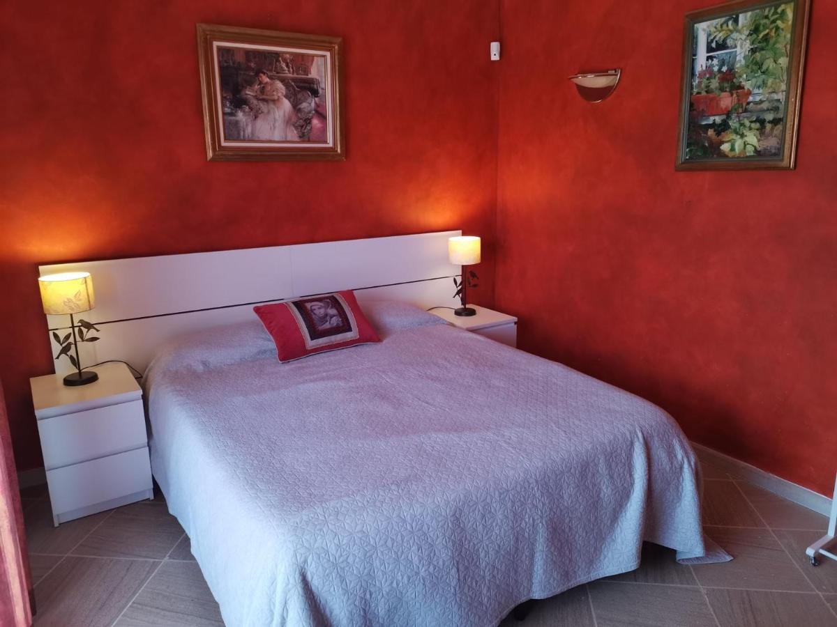 Les Cigalous Bed & Breakfast Restinclieres Екстериор снимка
